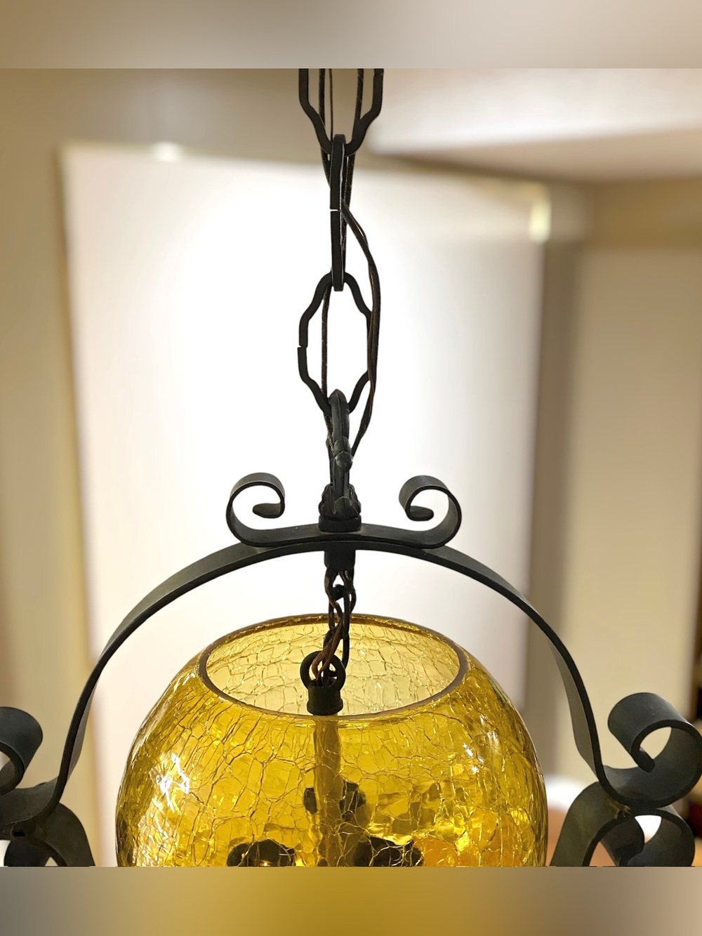 Vintage Amber Wrought Iron Hanging 3 Bulb Ceiling Light Crackle Glass MCM - Picture 4 of 9